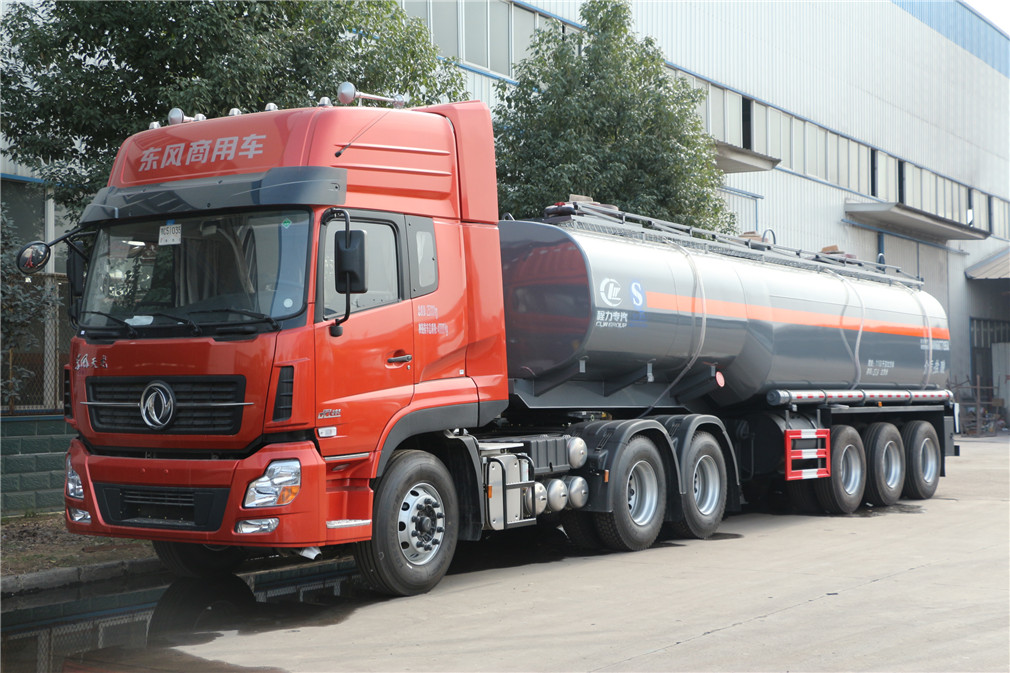 Flammable and corrosive goods tank-type 3-axle semi-trailer transport vehicle Euro III