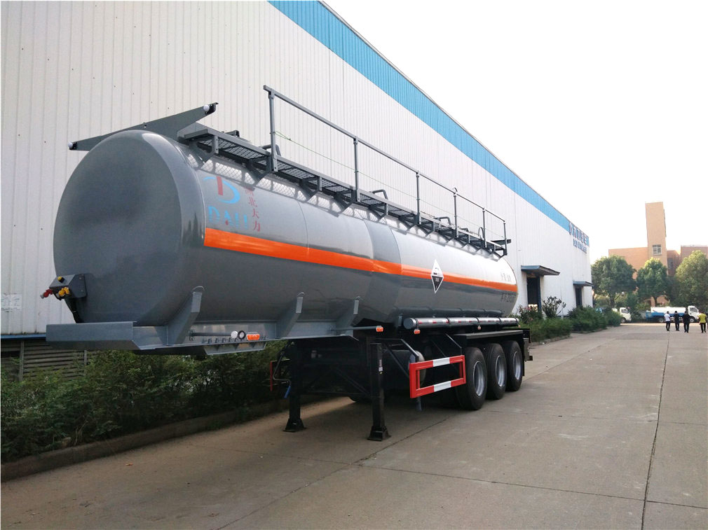 Flammable and corrosive goods tank-type 3-axle semi-trailer transport vehicle Euro III