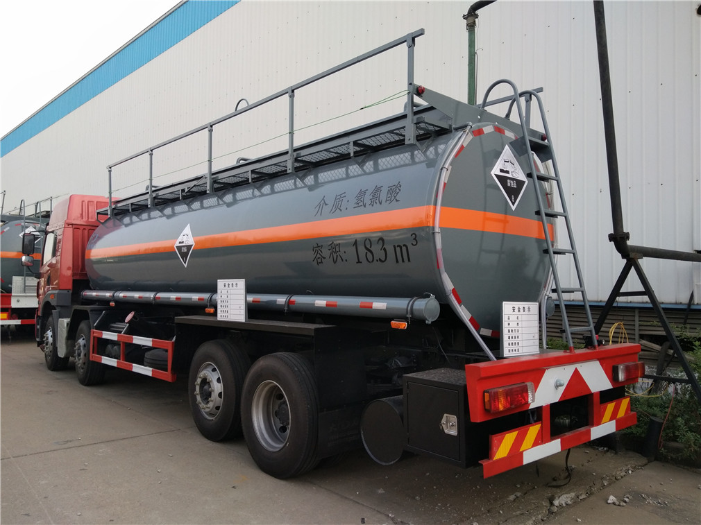 Jiefang Huan V front-four rear-six [20 cubic] flammable and corrosive goods tank transport vehicle