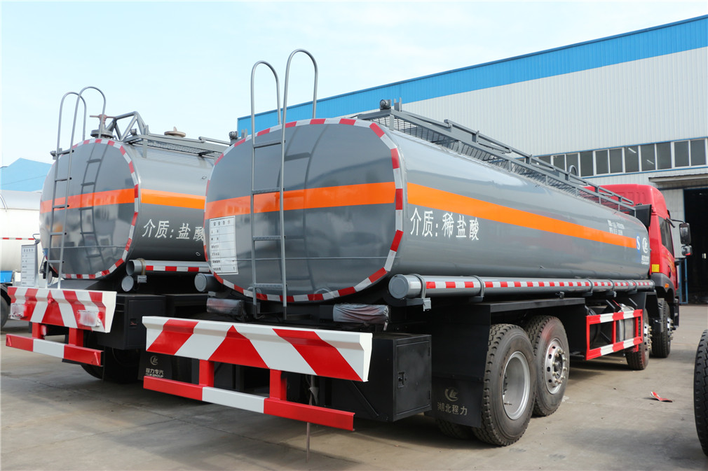 Jiefang Huan V front-four rear-six [20 cubic] flammable and corrosive goods tank transport vehicle