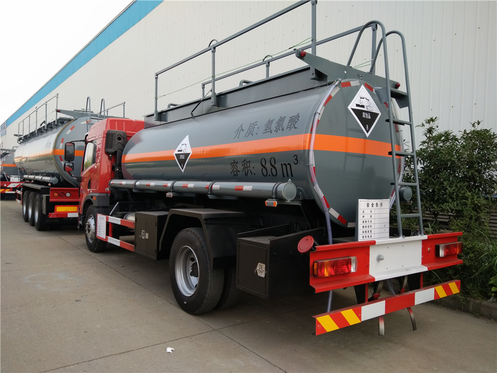 Jiefanglong V [10 cubic] Flammable and Corrosive Goods Tank Transportation Vehicle