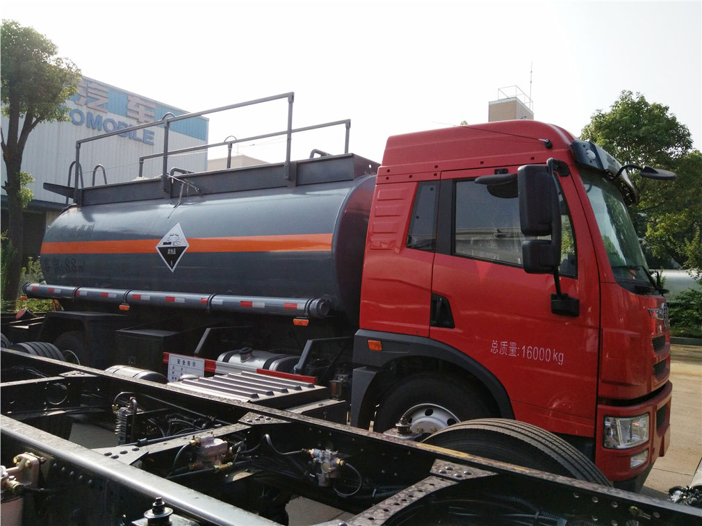 Jiefanglong V [10 cubic] Flammable and Corrosive Goods Tank Transportation Vehicle