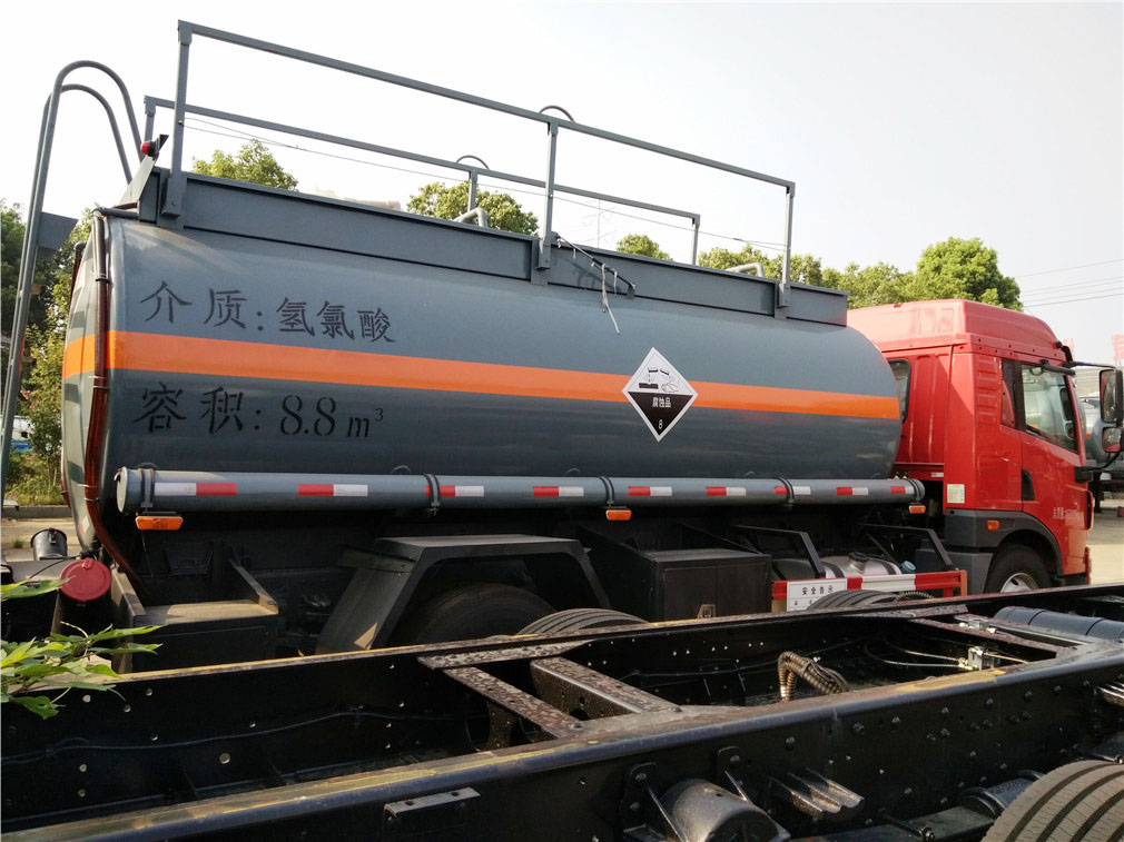 Jiefanglong V [10 cubic] Flammable and Corrosive Goods Tank Transportation Vehicle