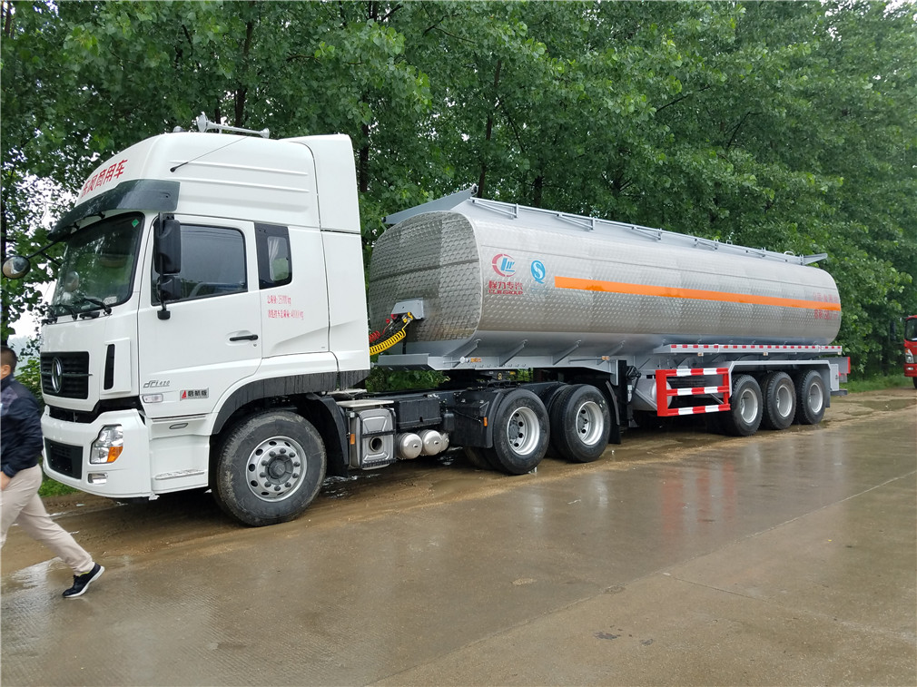 Dongfeng Tianlong 3-axle [42 cubic meters] aluminum alloy oil transportation semi-trailer