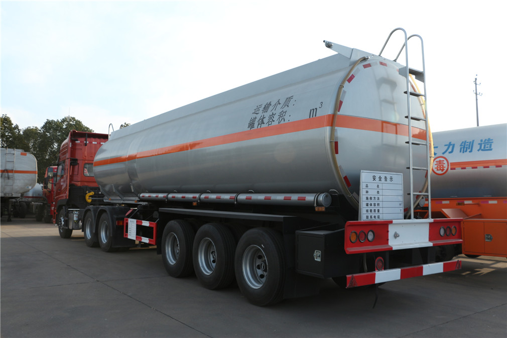 Dongfeng Tianlong 3-axle [42 cubic meters] aluminum alloy oil transportation semi-trailer
