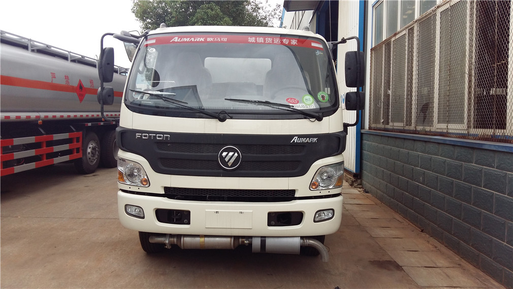 Futian OMC [6 cubic] fueling vehicle
