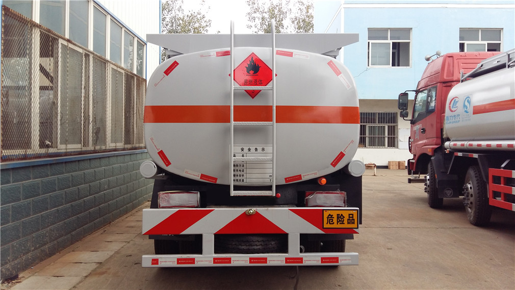 Futian OMC [6 cubic] fueling vehicle