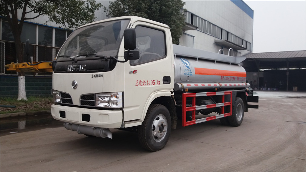 Dongfeng Xiaodu Likaka [2.5 cubic capacity, blue license plate] refueling vehicle