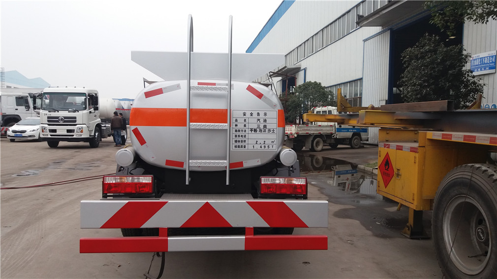Dongfeng Xiaodu Likaka [2.5 cubic capacity, blue license plate] refueling vehicle