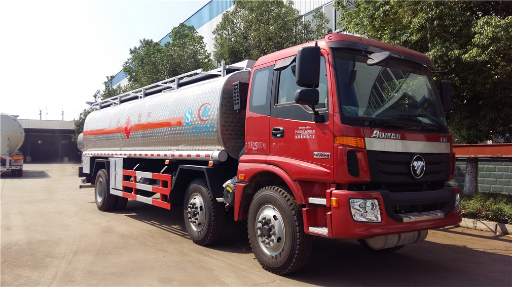 Futian Ouman Small Triple-Axis [26 Cubic] Aluminum Alloy Oil Transport Vehicle