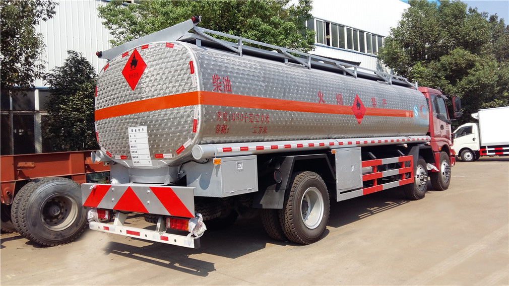 Futian Ouman Small Triple-Axis [26 Cubic] Aluminum Alloy Oil Transport Vehicle