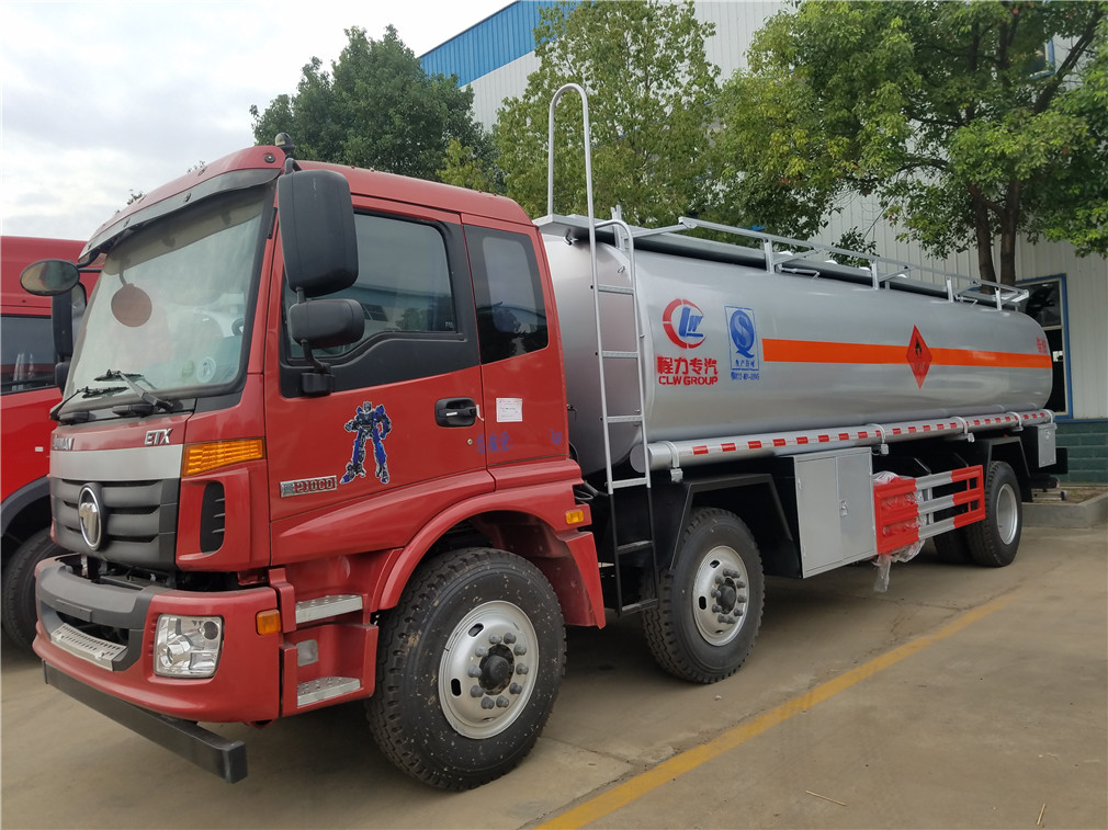 Futian Ouman Small Triple-Axis [26 Cubic] Aluminum Alloy Oil Transport Vehicle