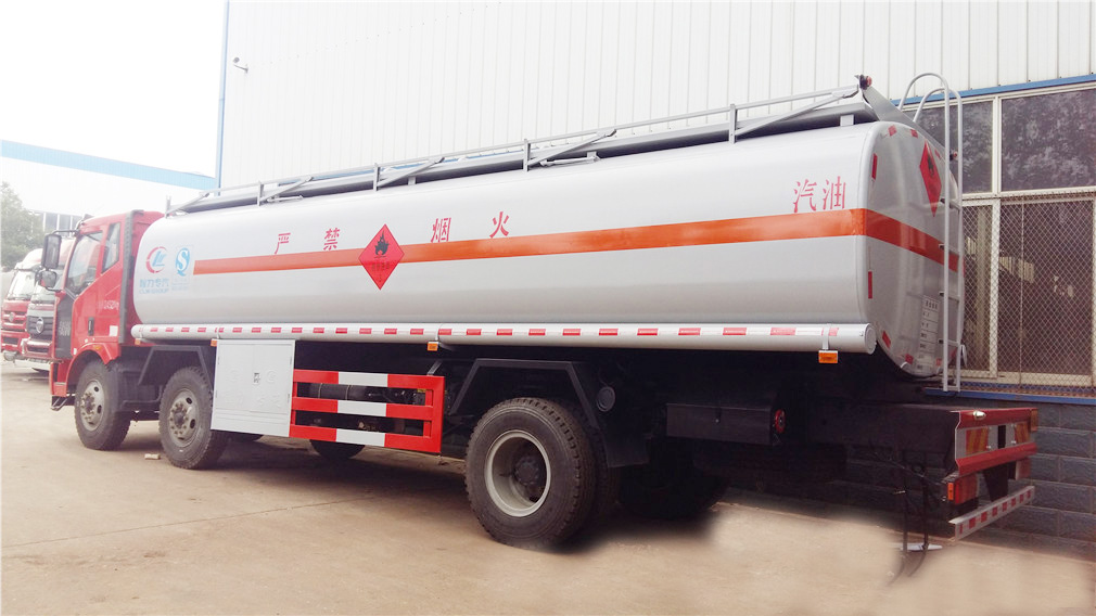 Liberated 3-axis mini truck [19-23 cubic] refueling vehicle