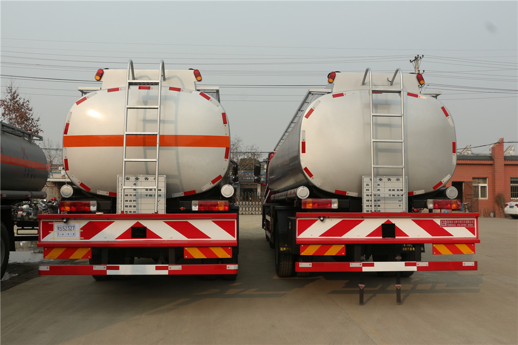 Liberated 3-axis mini truck [19-23 cubic] refueling vehicle