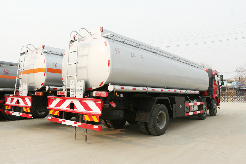 Liberated 3-axis mini truck [19-23 cubic] refueling vehicle