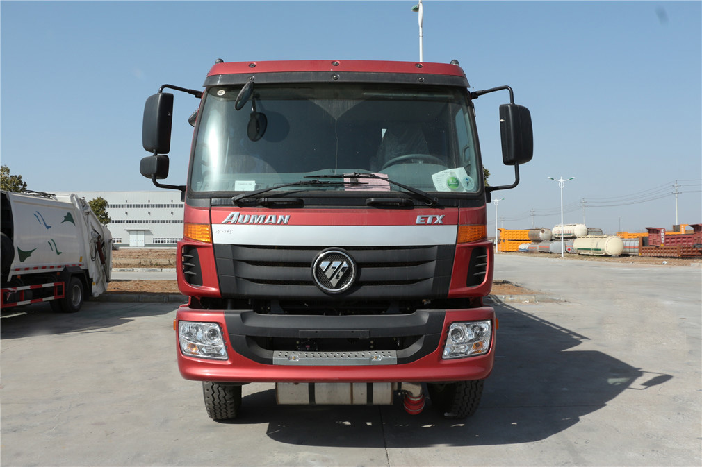 Futian Ouman 4x4 rear-mounted 24-cubic capacity refueling vehicle