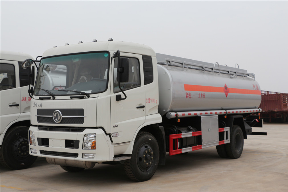 Dongfeng Tianjin Type 【12-15 cubic capacity】 Oil Transport Vehicle