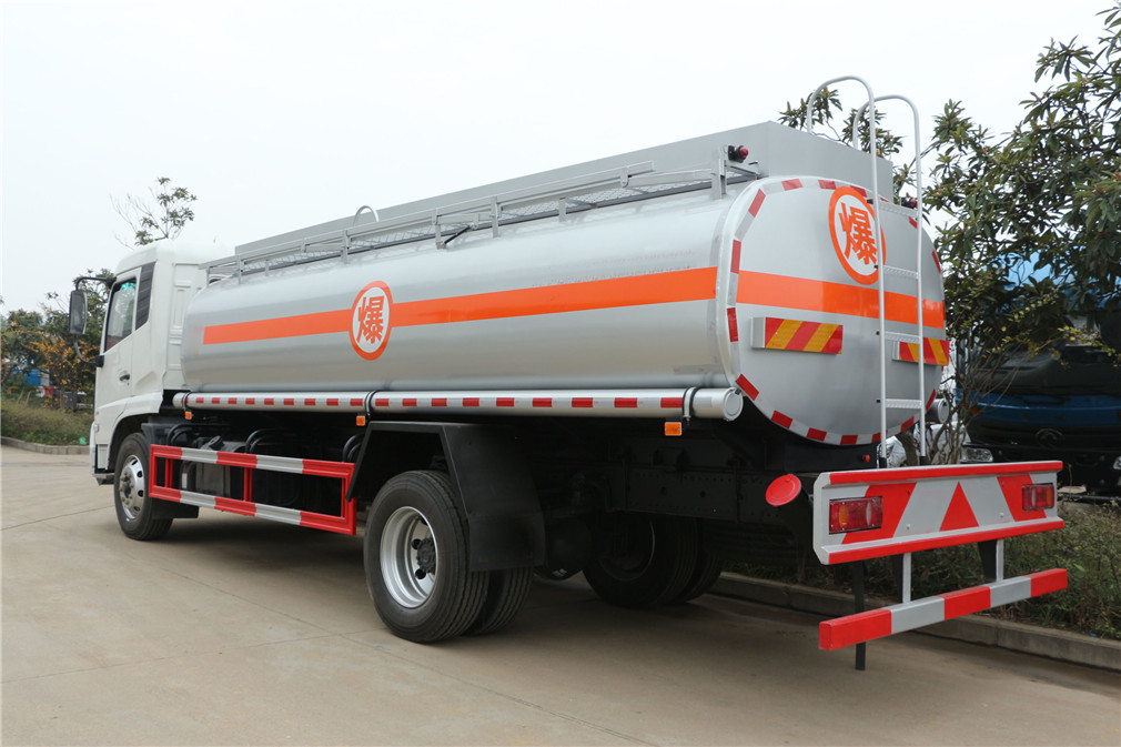Dongfeng Tianjin Type 【12-15 cubic capacity】 Oil Transport Vehicle
