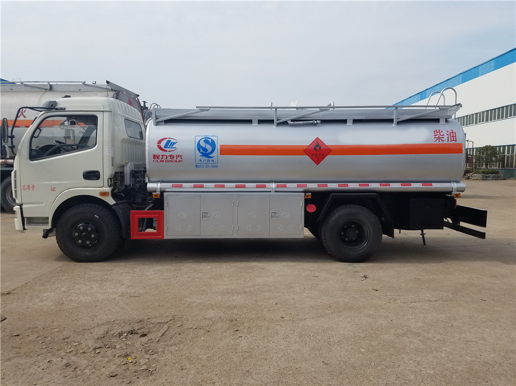 Dongfeng Daoluika [8 cubic] refueling vehicle