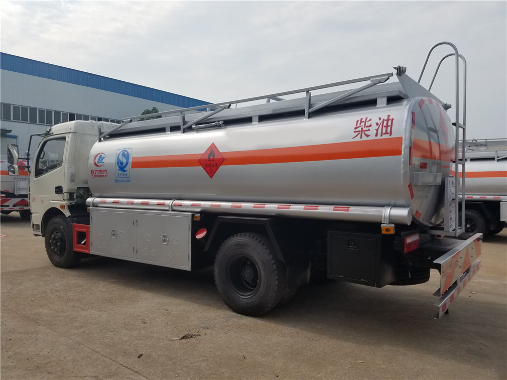 Dongfeng Daoluika [8 cubic] refueling vehicle