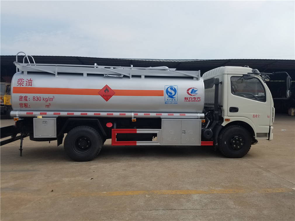 Dongfeng Daoluika [8 cubic] refueling vehicle