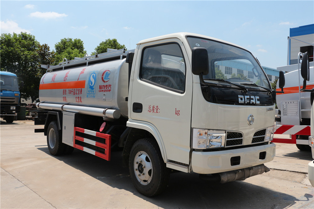 Dongfeng Small Dolikha [5 cubic] refueling vehicle