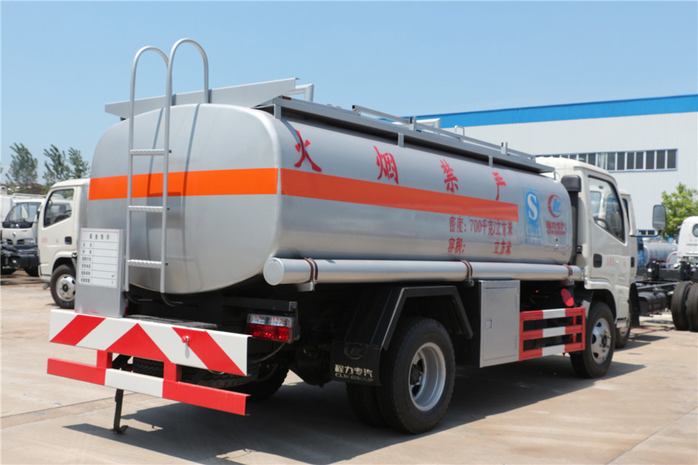 Dongfeng Small Dolikha [5 cubic] refueling vehicle