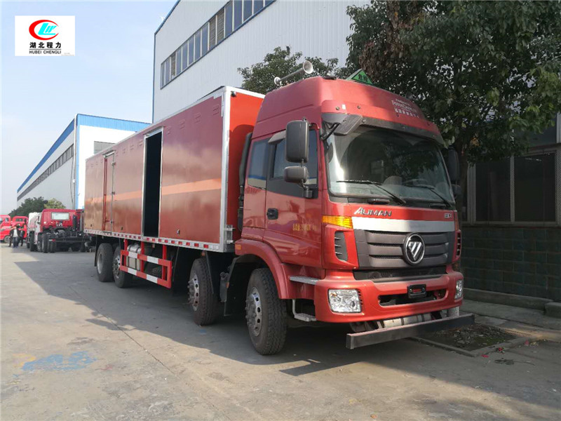Ouman Type 9.45-meter open-top transport vehicle for flammable liquids (four axles in front, six axles at the rear) [Class 3]