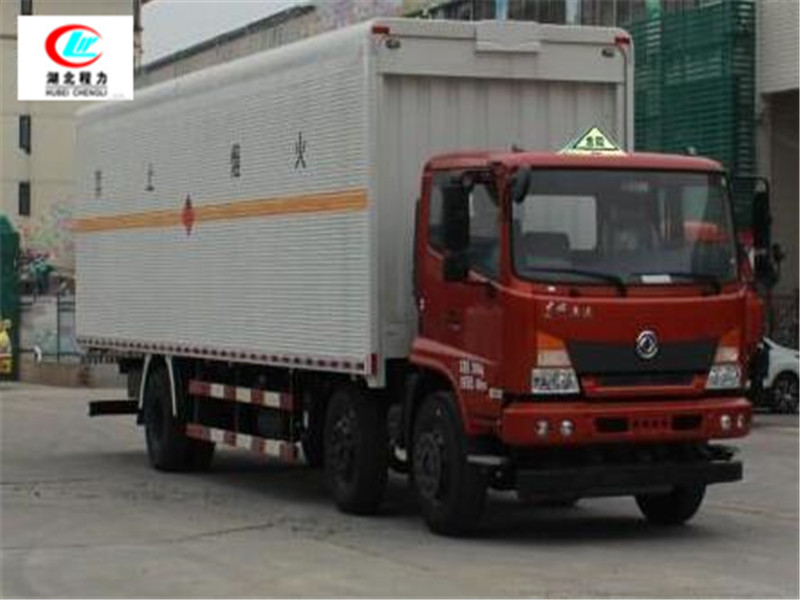 East Wind Type 4/Type 9.6-meter fuel-containing liquid box-type transport vehicle [Class 3]