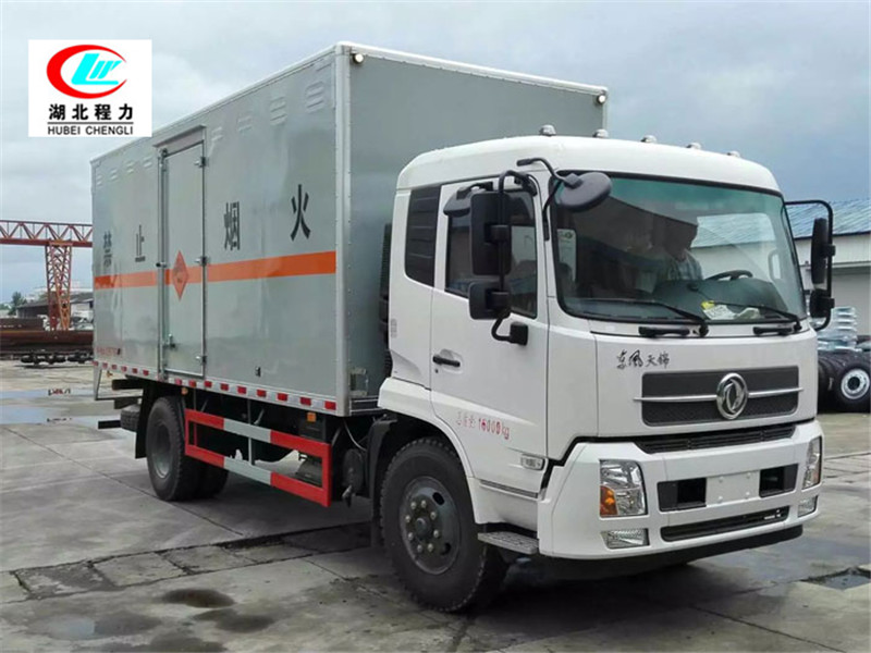 Dongfeng Tianjin 6.6-meter flammable liquid box-type transport vehicle [Class III]