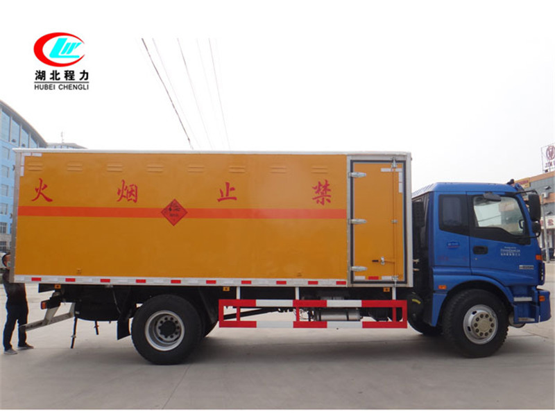 Futian Ouman 6.2-meter flammable liquid box-type transport vehicle [Class 3]
