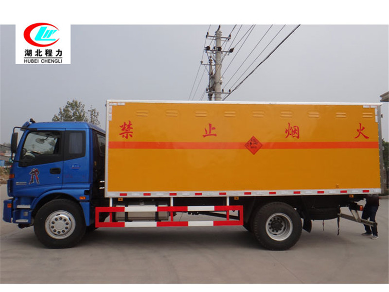 Futian Ouman 6.2-meter flammable liquid box-type transport vehicle [Class 3]