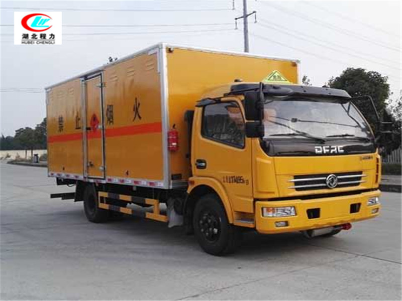 Dongfeng Daolu Kai 5.1-meter flammable liquid box-type transport vehicle [Class III]