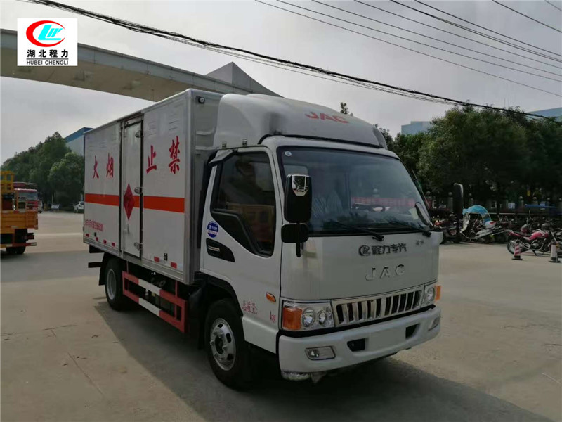 Jianghuai 4.1-meter flammable liquid box-type transport vehicle [Class III]