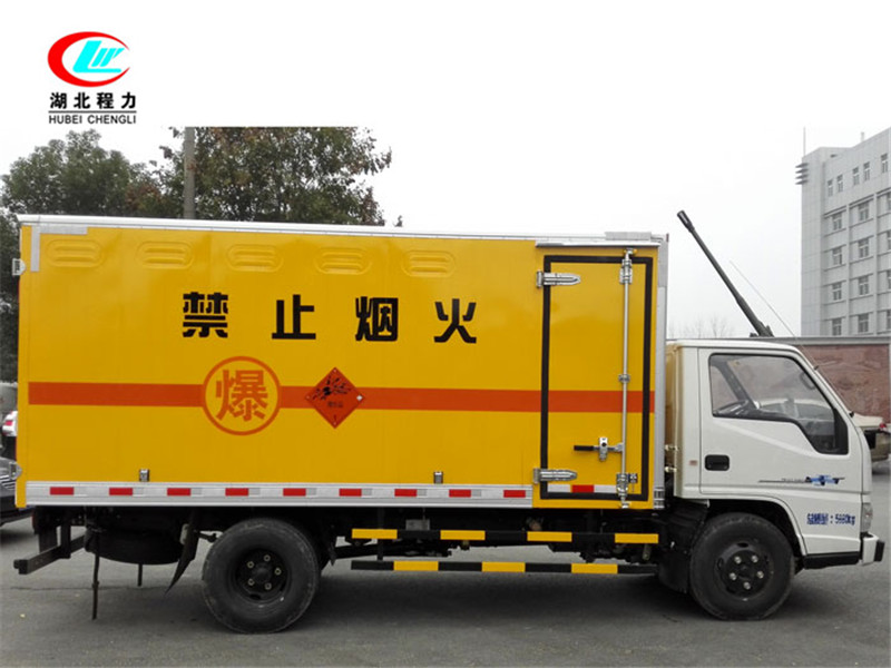 Jiangling 4.2-meter multi-purpose hazardous materials box truck [Category 9, Blue License Plate]