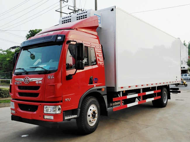 (Length: 7.4 meters) Liberation Dragon V single-bridge refrigerated truck