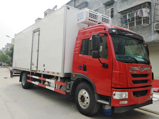 (Length: 7.4 meters) Liberation Dragon V single-bridge refrigerated truck