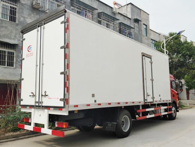 (Length: 7.4 meters) Liberation Dragon V single-bridge refrigerated truck