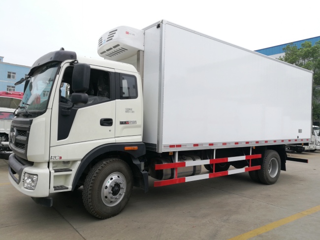 (Length: 6.8 meters) Foton Rivo Refrigerated Truck