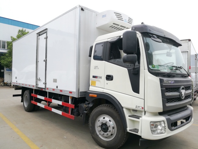 (Length: 6.8 meters) Foton Rivo Refrigerated Truck