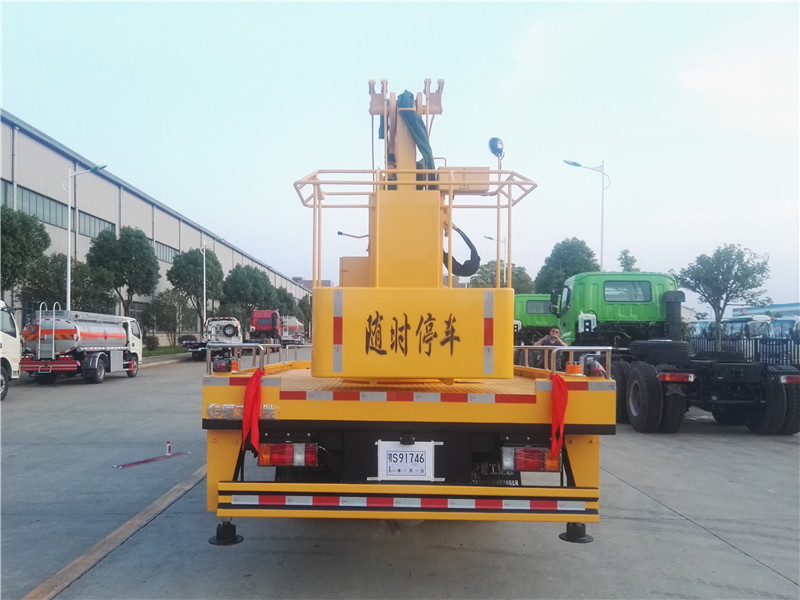 (18 meters) Isuzu double-row folding-arm aerial work vehicle