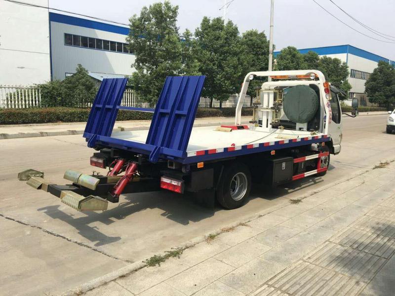 【One Against Two】Jianghuai Road Clogging Vehicle
