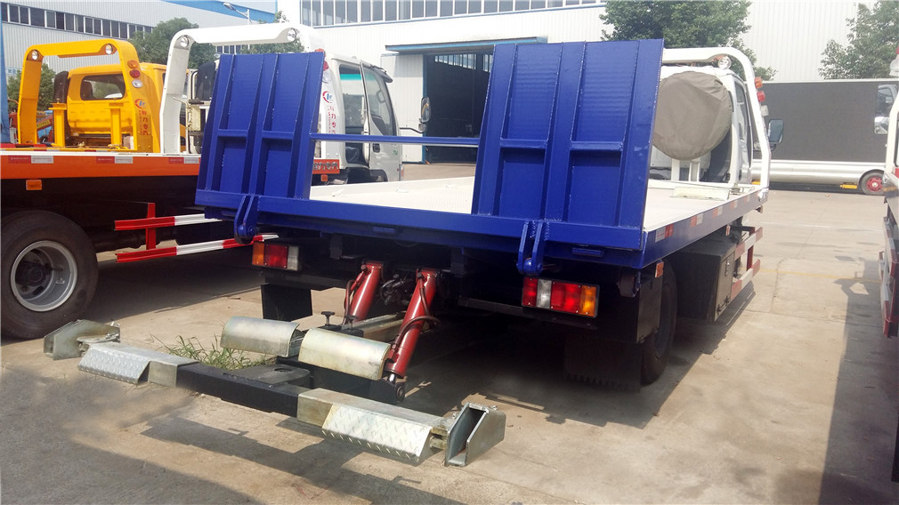 [One against two, Blue Label] Isuzu Road Clearing Vehicle