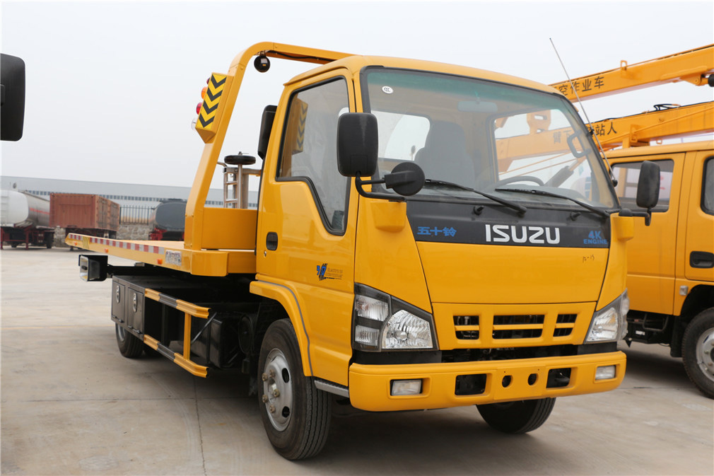 【One against two】 Isuzu emergency clearance vehicle