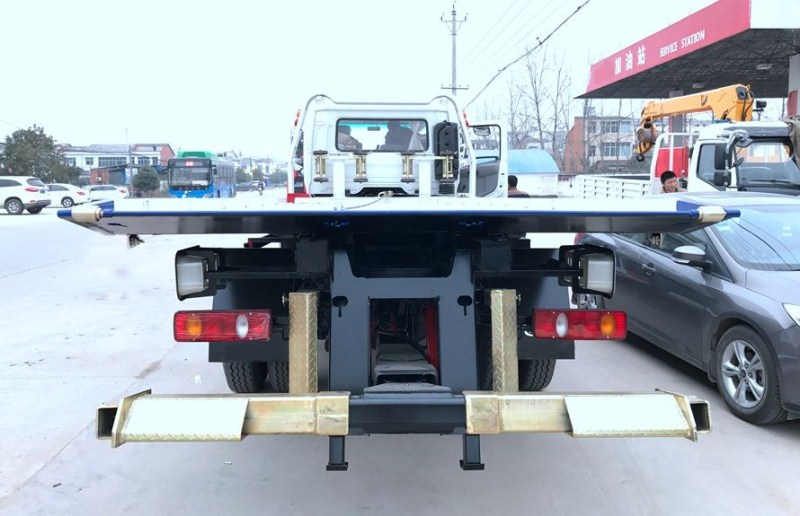 【One against two】 Dongfeng Tianjin Clearing Vehicle