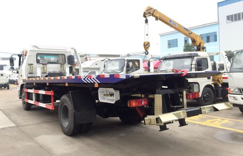 【One against two】 Dongfeng Doli Ka with a sleeper-type debris clearance vehicle