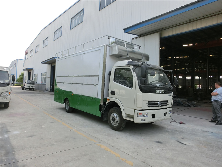 (Length: 5.2 meters) Dongfeng D7 Dining Car