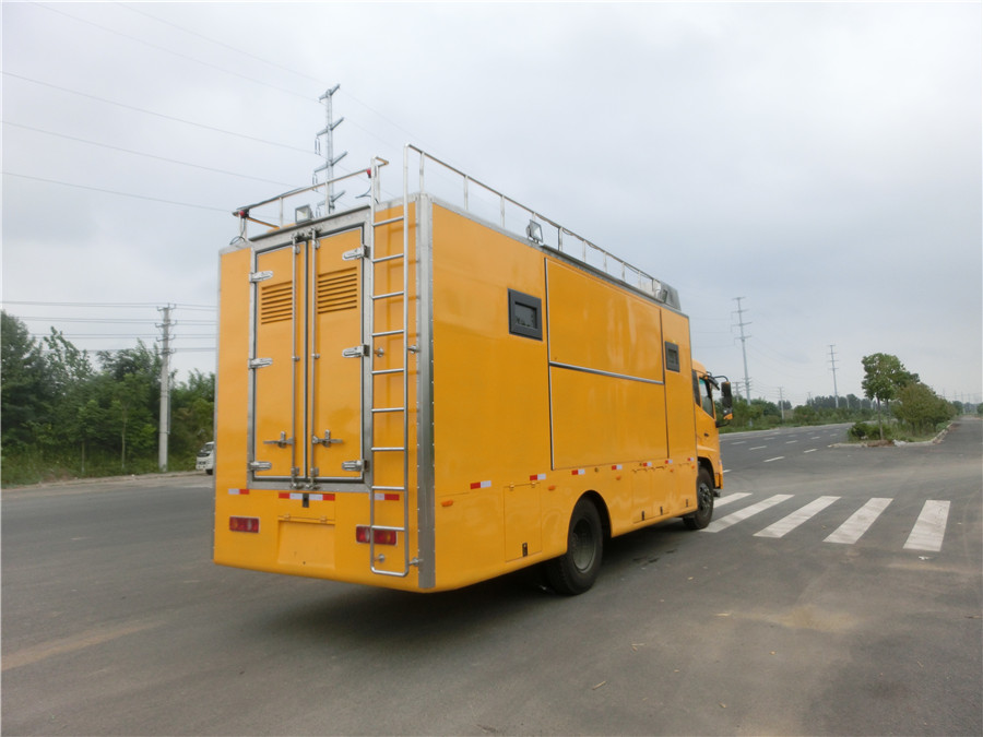 (Coach length: 6.4 meters) Dongfeng Tianjin Type 60 dining car