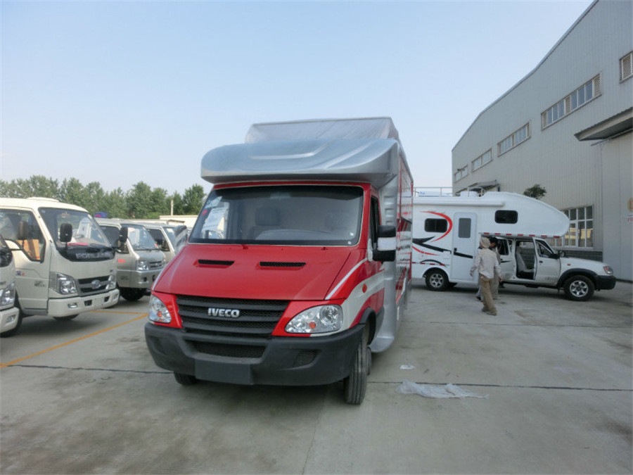 (Length: 4.1 meters) Iveco dining car
