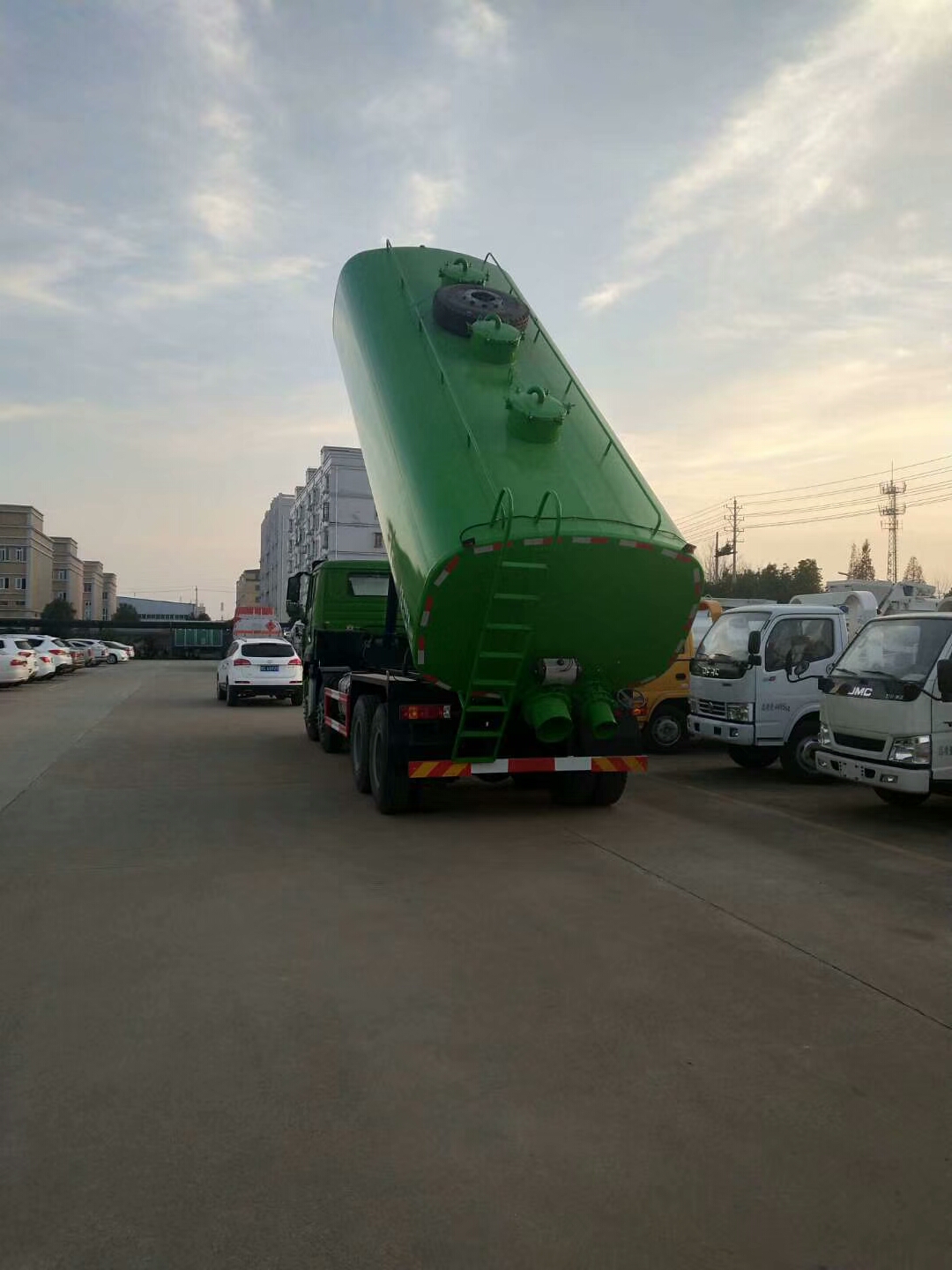 Shuai Auto Sludge Dump Truck (24 cubic meters) Factory Direct Sale